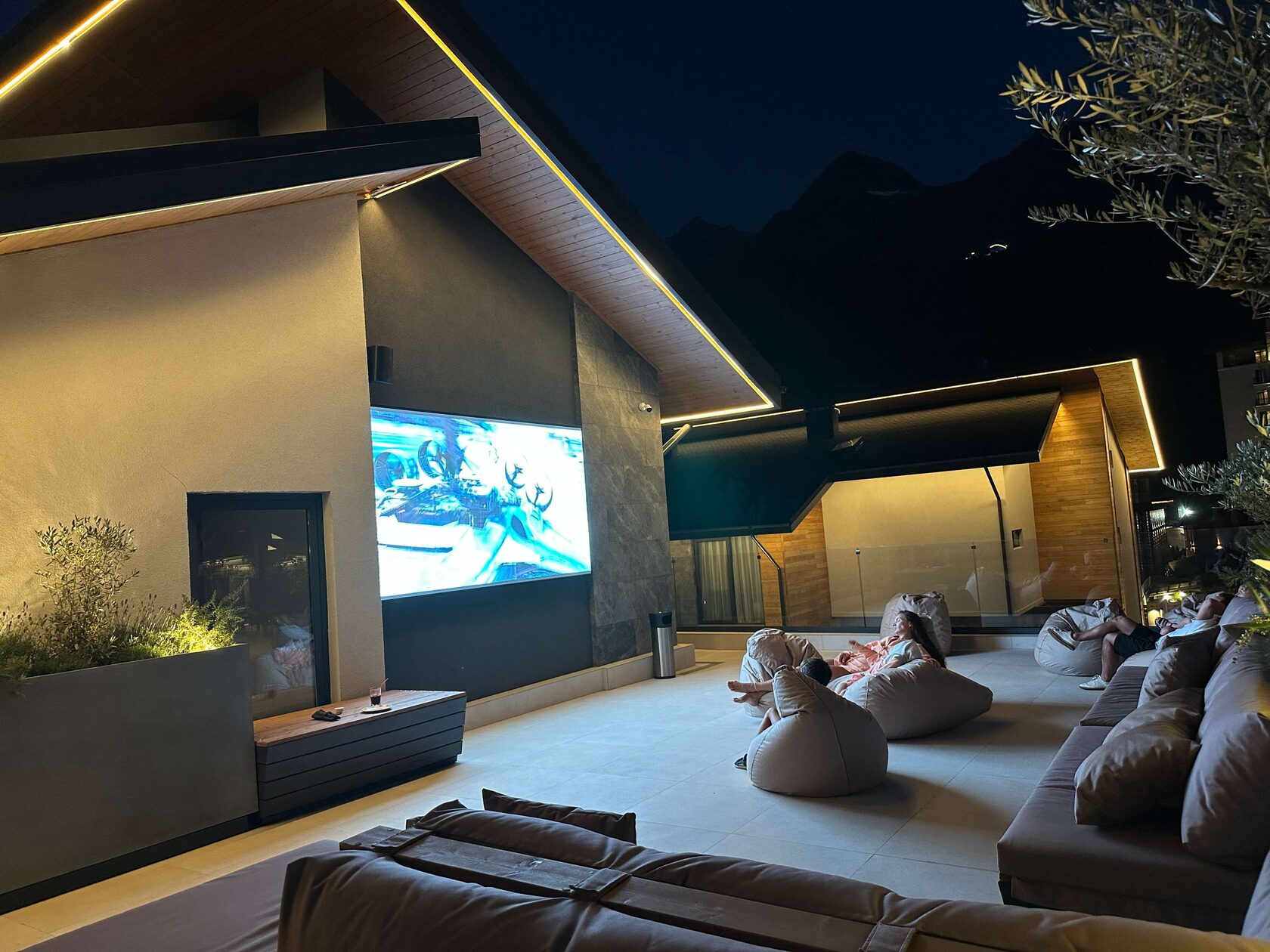 LED экраны для отелей и гостиниц
